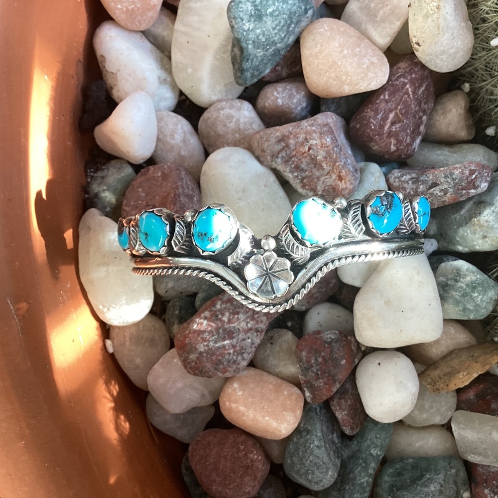 Beautiful Navajo Native American Sterling Silver Signed Six Stone Turquoise Cuff - Picture 5 of 12
